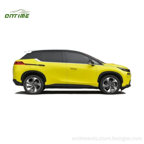 Nuova Energia Serie di veicoli elettrici a quattro ruote dotate di batterie di alta qualità e una lunga portata di 702 chilometri